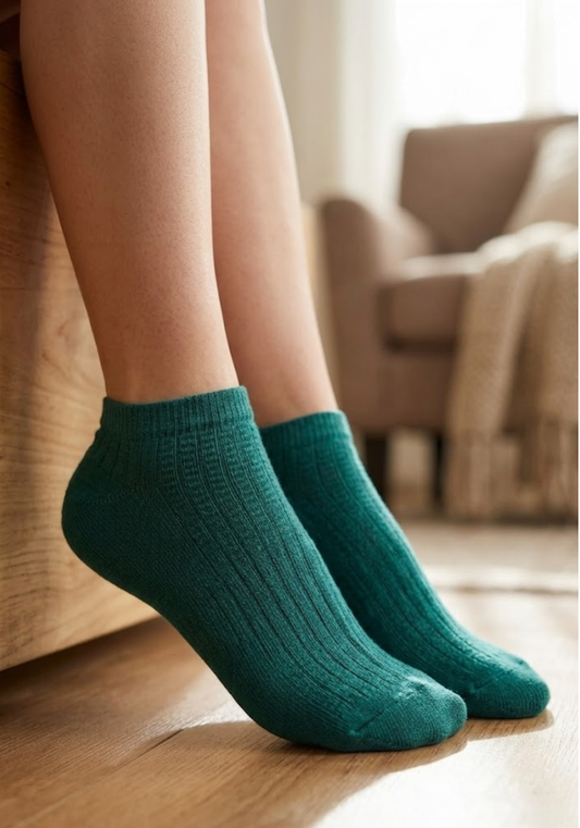 Emerald Aura Ribbed Ankle Socks