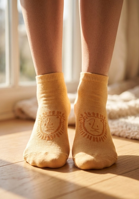 Golden Sun Lion Motif Ankle Socks