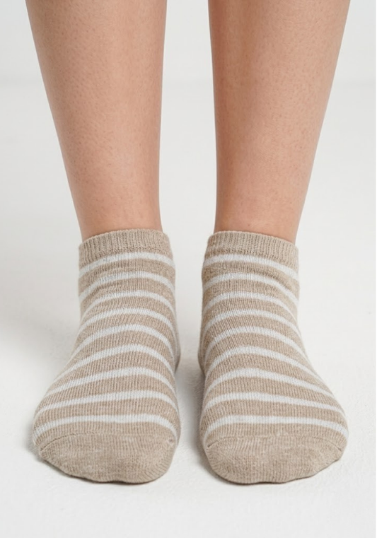 Heathered Sand Striped Ankle Socks