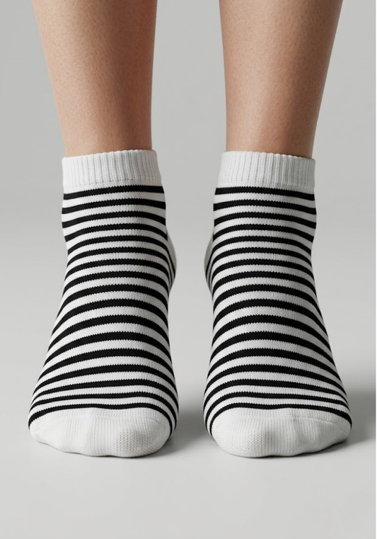 Monochrome Essential Striped Ankle Socks